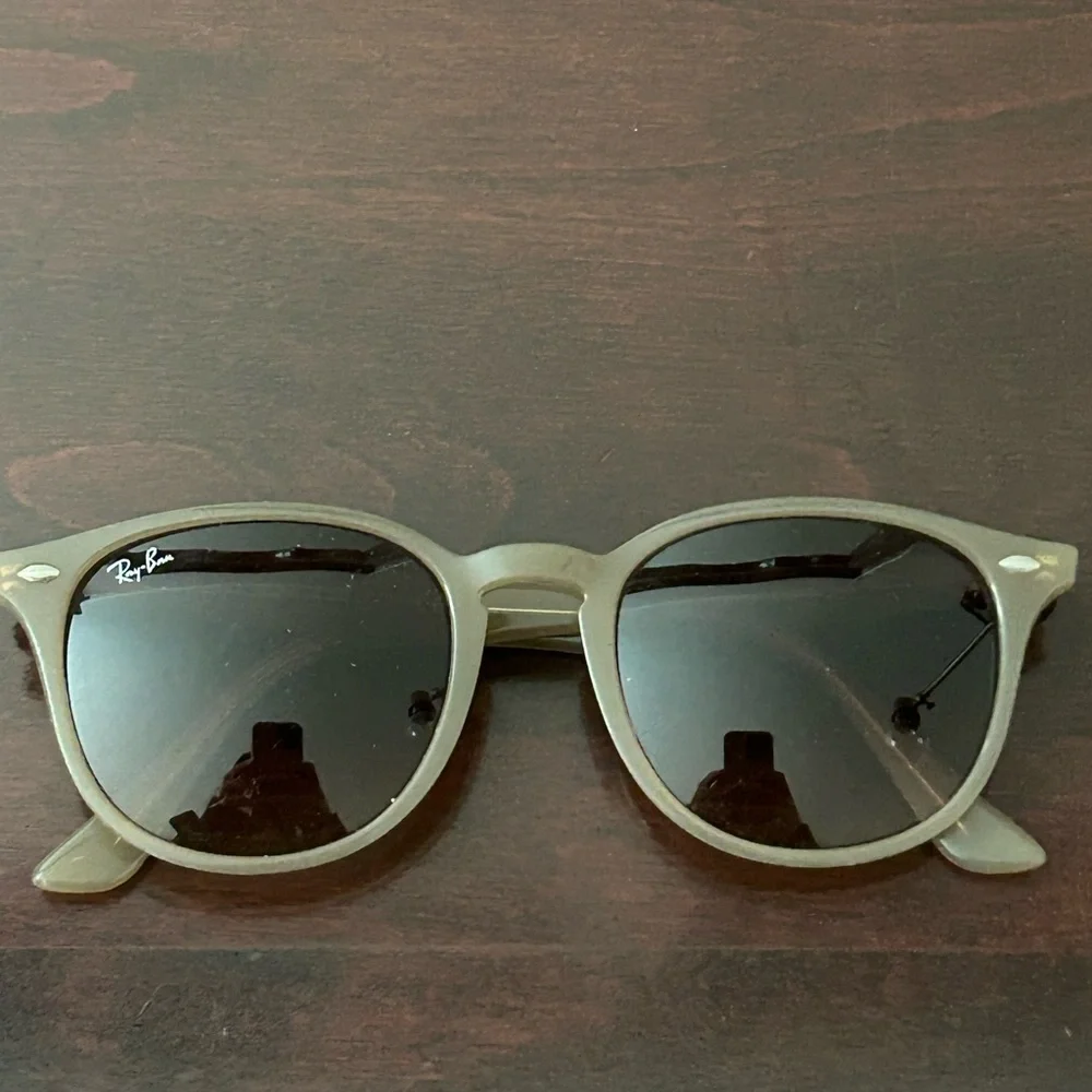 Rayban Erika’s - Picture 1 of 1